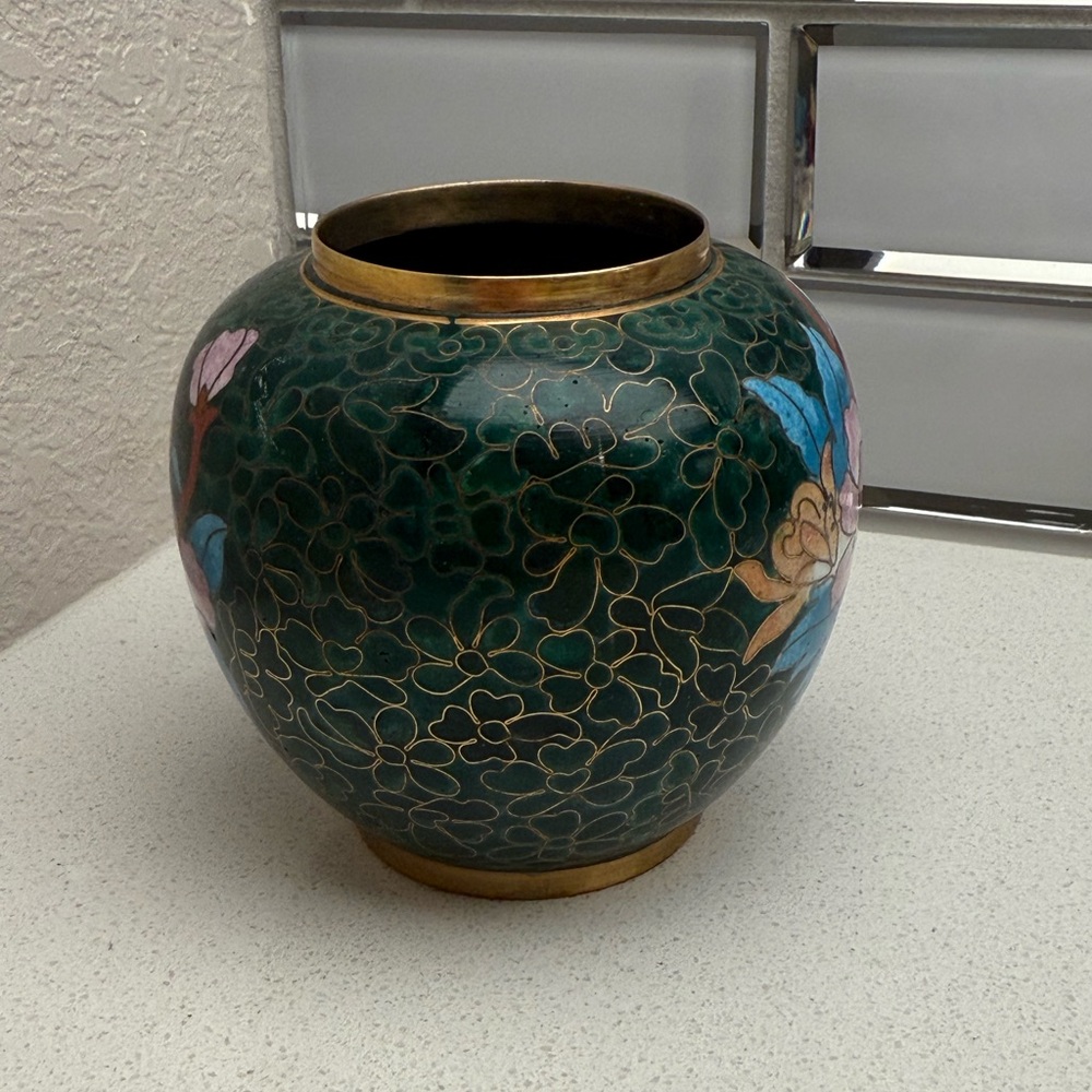 Vintage Floral Cloisonné Vase with Gold Accents Enamel Chinese Jar Brass - Picture 4 of 13